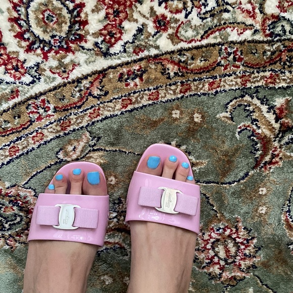 Ferragamo heels 🦄 - Picture 4 of 17